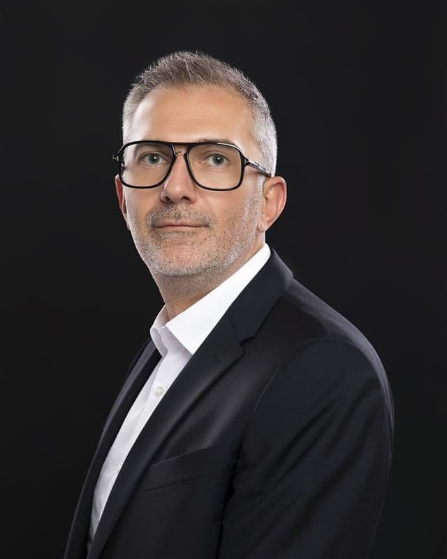 Featured image for "Banks accelerate AI adoption but trust gap persists globally"