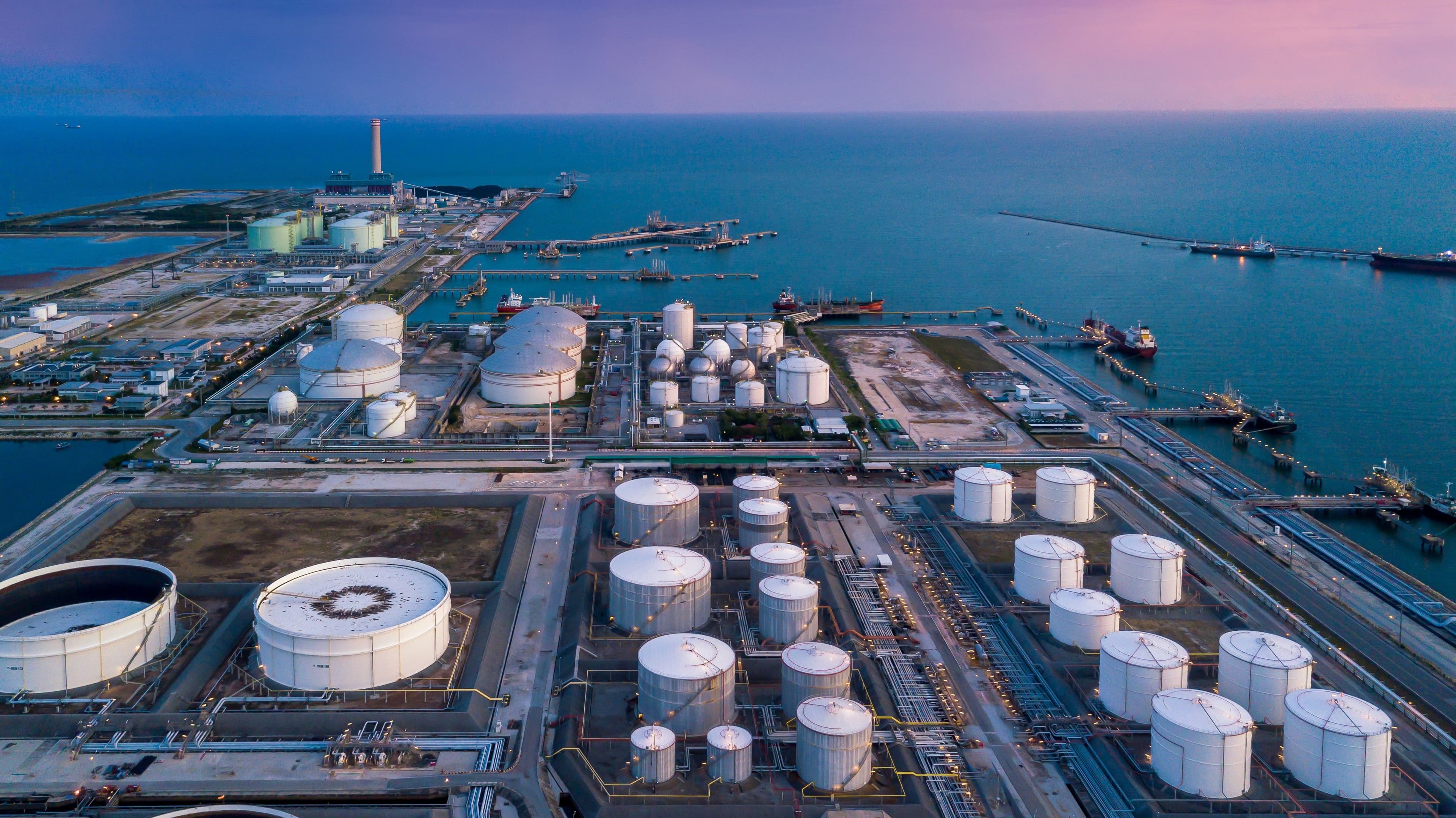 Featured image for "Oman Revenue Rises as Inflation Climbs, Putting Oil Funded Growth to the Test"